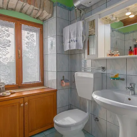 Holiday House Ra *