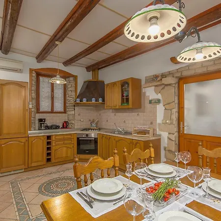 Holiday House Ra Σπίτι διακοπών *